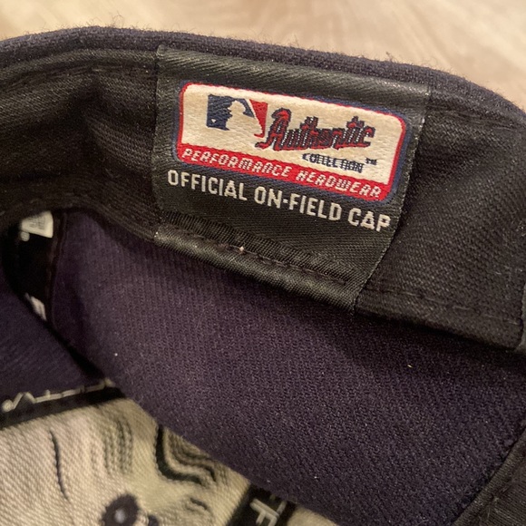 New Era 59Fifty Official On-Field Boston Red Sox Cap - Picture 4 of 6